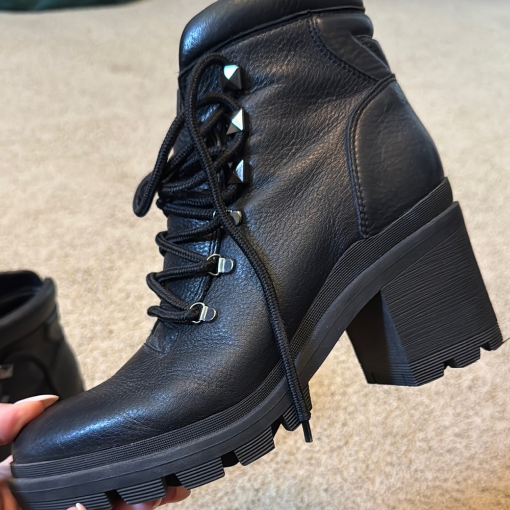 LAST CALL:  Black Leather Lace-Up Boots SZ 9 - Picture 4 of 11